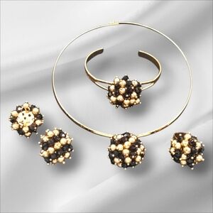 Dubai Fashion Gold Plated Set, Necklace, earrings, bracelet and ring.